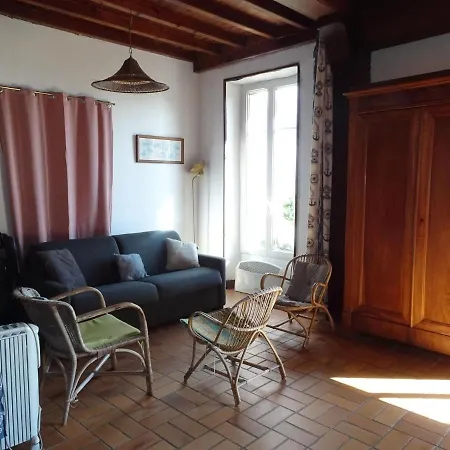 Charming Old With Splendid Sea View, Holiday home